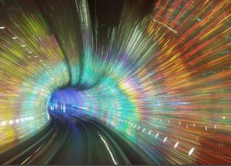 Самый красивый туннель метро в мире (22 фото + 1 видео)