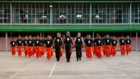 Массовый танец филиппинских заключённых в память о Michael Jackson (1 фото + 1 видео)