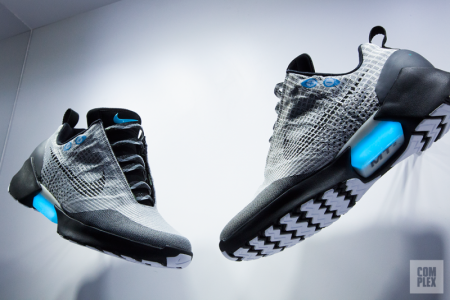 Nike HyperAdapt 1.0 кроссовки с авто шнуровкой (18 фото)